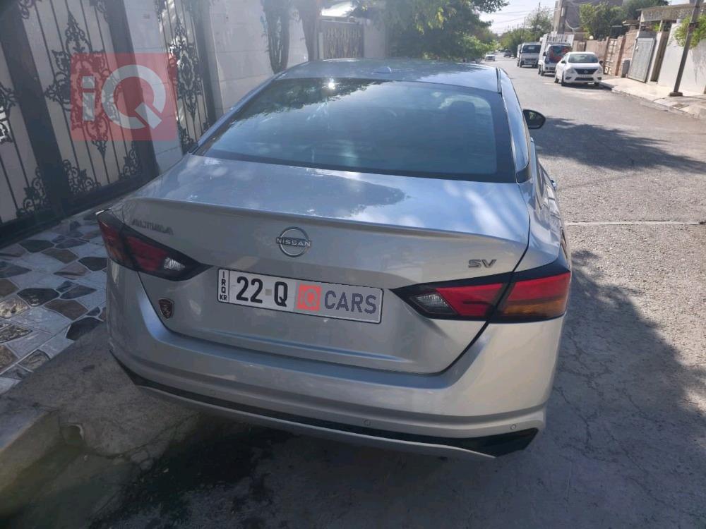 نيسان ألتيما